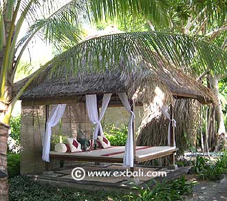 beach structure with accessories