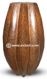 Textured palm vase 