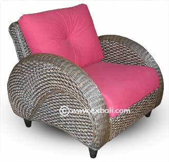 Water hyacinth lounge chair
