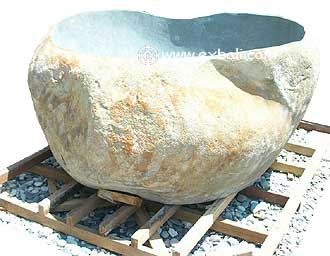 Boulder bathtub